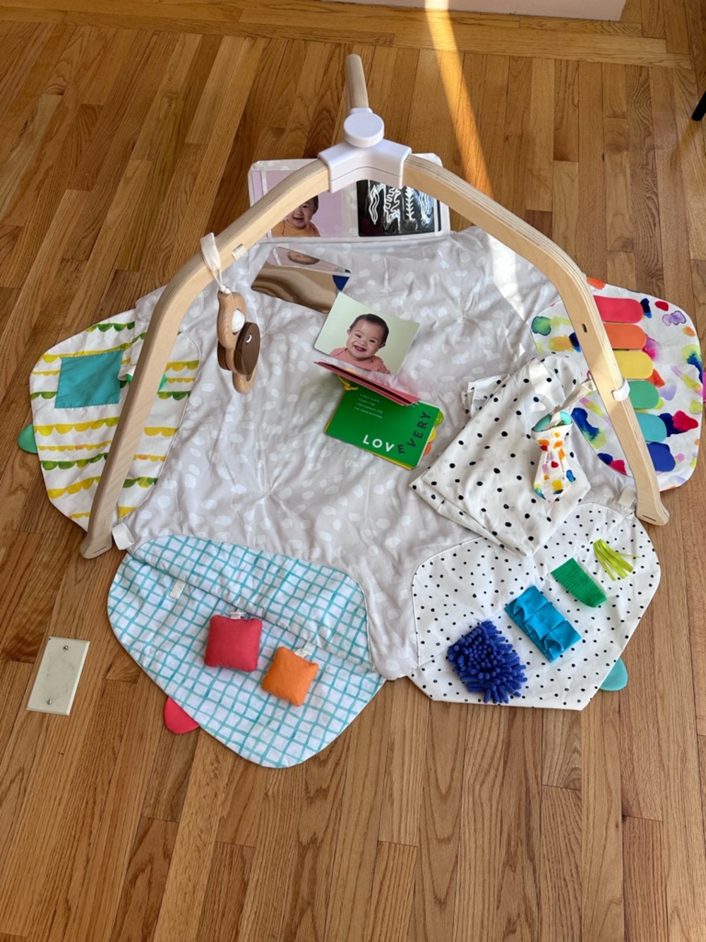 Lovevery Baby Activity Play Gym - Soft Tummy Time Mat
